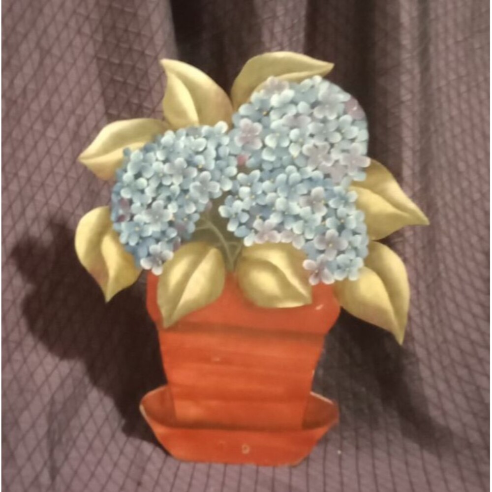 Vintage 1980' Hand Carved Hand Painted Wood Hydrangea Flower Basket Home Decor